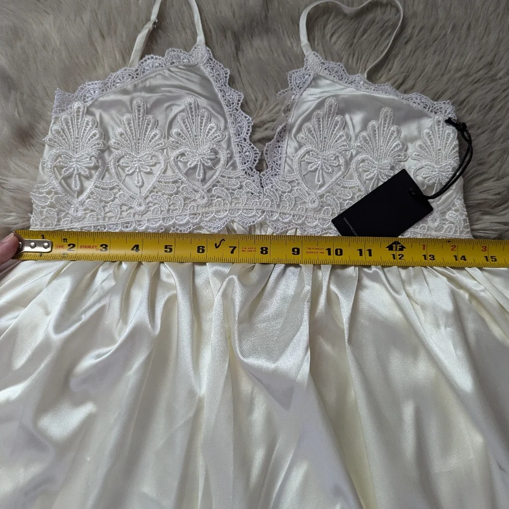 NWT Vanessa Mooney Jolene Dress in White Limited Edition - Picture 11 of 16